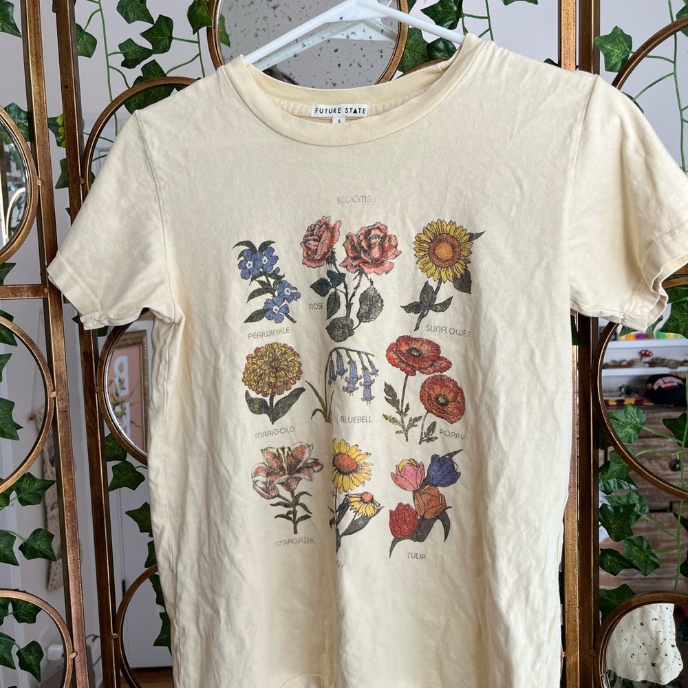 Urban Outfitters flower tee